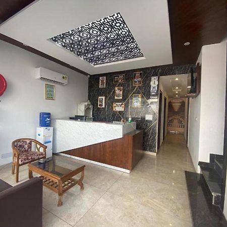 Hotel Hollywood Zirakpur Εξωτερικό φωτογραφία