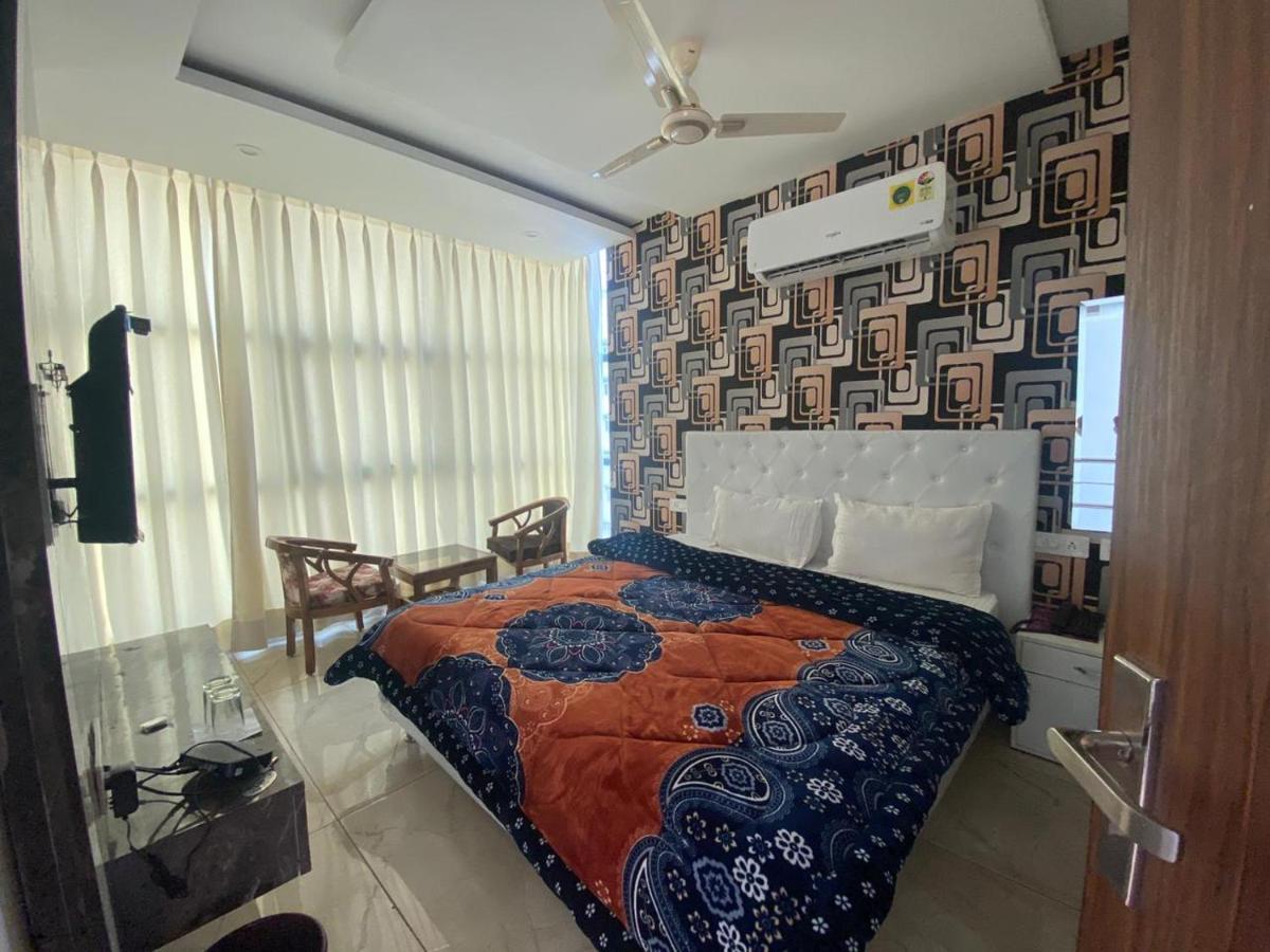 Hotel Hollywood Zirakpur Εξωτερικό φωτογραφία