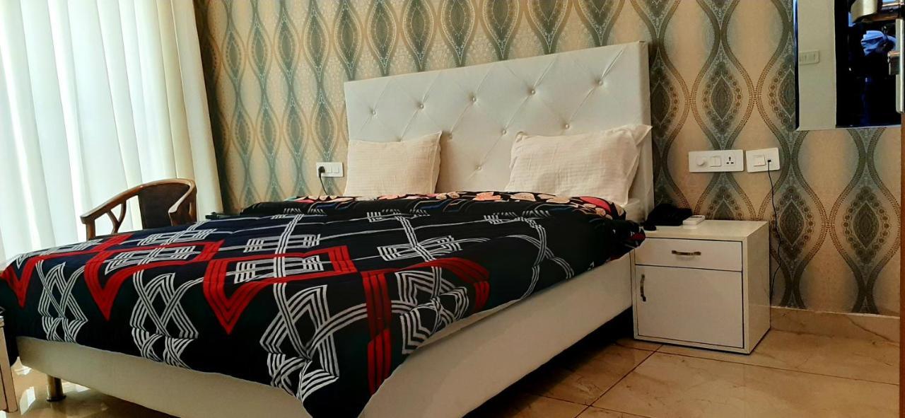 Hotel Hollywood Zirakpur Εξωτερικό φωτογραφία