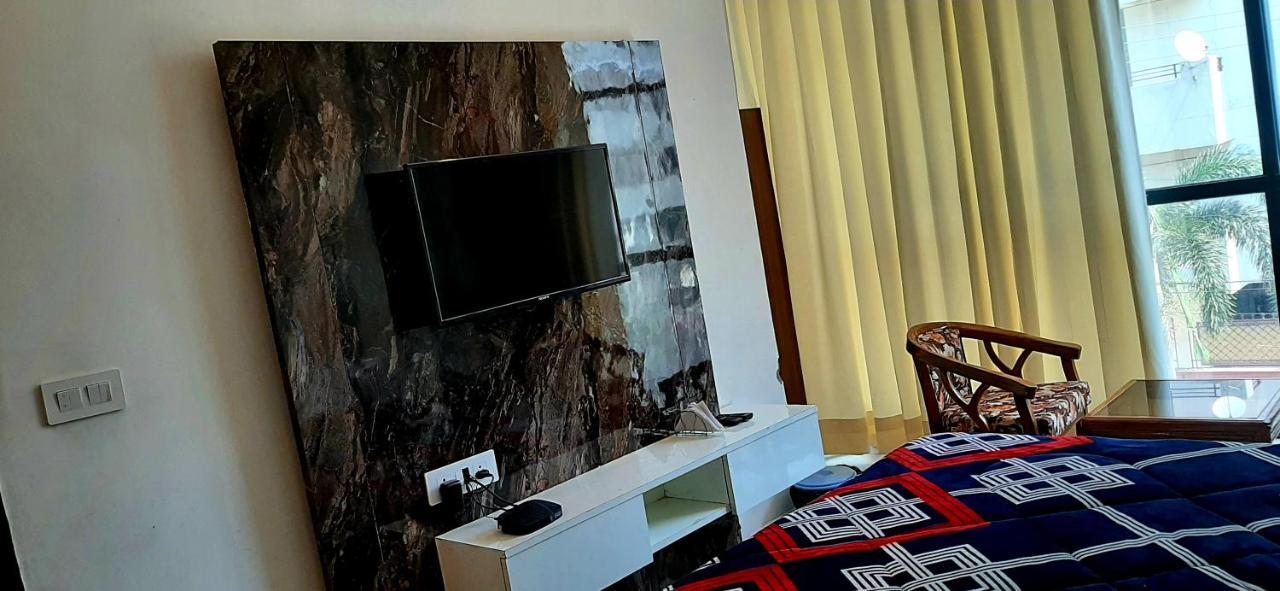 Hotel Hollywood Zirakpur Εξωτερικό φωτογραφία