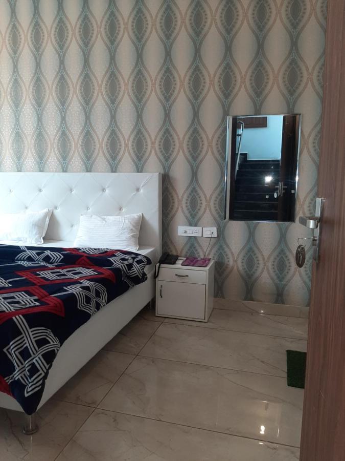 Hotel Hollywood Zirakpur Εξωτερικό φωτογραφία