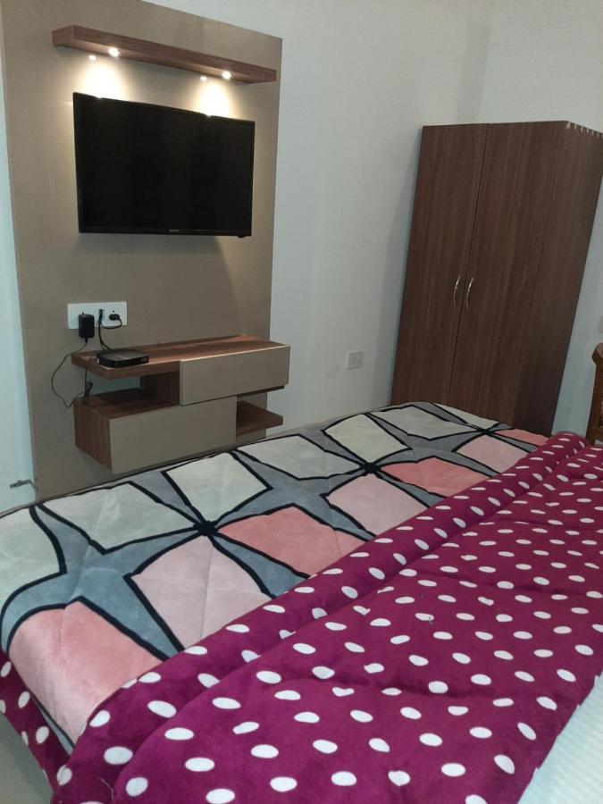 Hotel Hollywood Zirakpur Εξωτερικό φωτογραφία