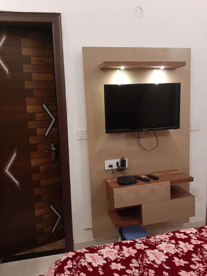 Hotel Hollywood Zirakpur Εξωτερικό φωτογραφία