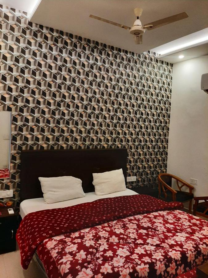 Hotel Hollywood Zirakpur Εξωτερικό φωτογραφία