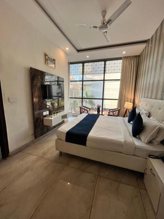Hotel Hollywood Zirakpur Εξωτερικό φωτογραφία