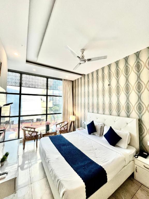Hotel Hollywood Zirakpur Εξωτερικό φωτογραφία