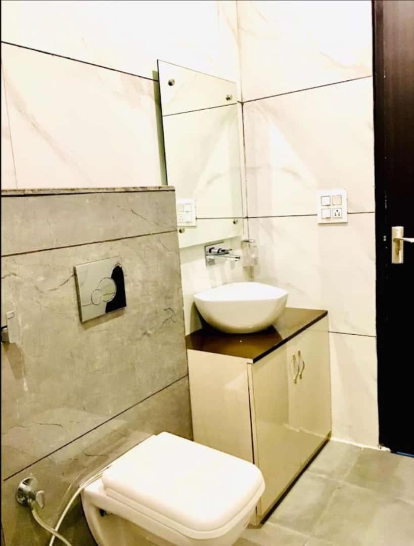 Hotel Hollywood Zirakpur Εξωτερικό φωτογραφία