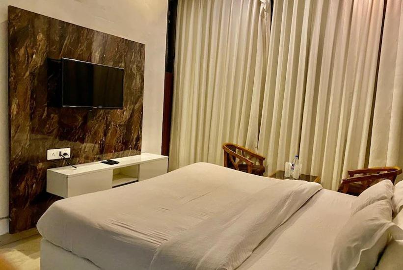Hotel Hollywood Zirakpur Εξωτερικό φωτογραφία