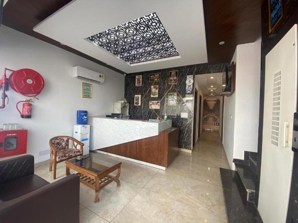 Hotel Hollywood Zirakpur Εξωτερικό φωτογραφία